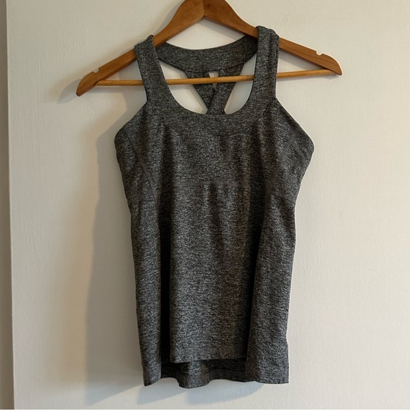 Strut This Heather Gray Stretchy Shelf Bra Cross Back Tank Top EUC - Picture 2 of 8